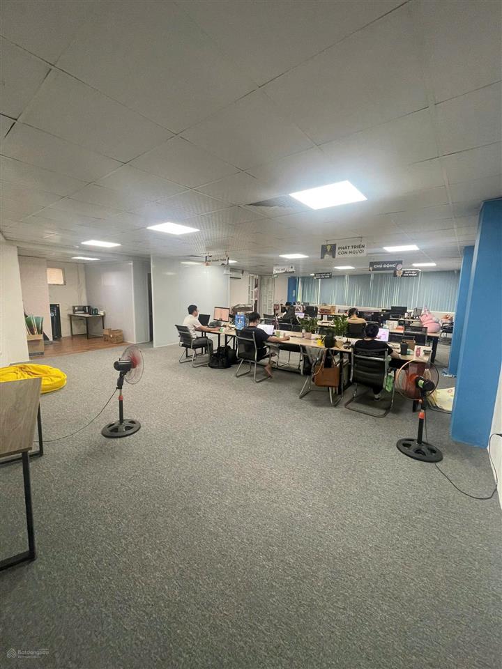Cho thuê văn phòng trần duy hưng 160m2 23 triệu/tháng