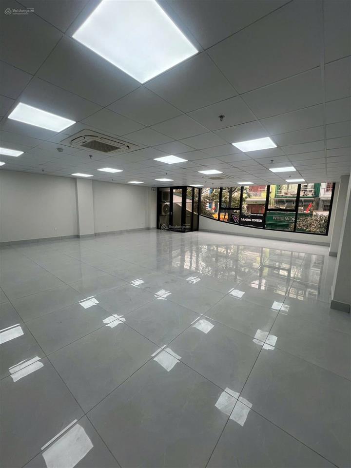 Cho thuê văn phòng trung kính 120m2, 27 triệu/tháng