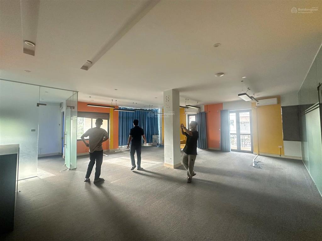 Cho thuê văn phòng dịch vọng 150m2, 21 triệu/tháng