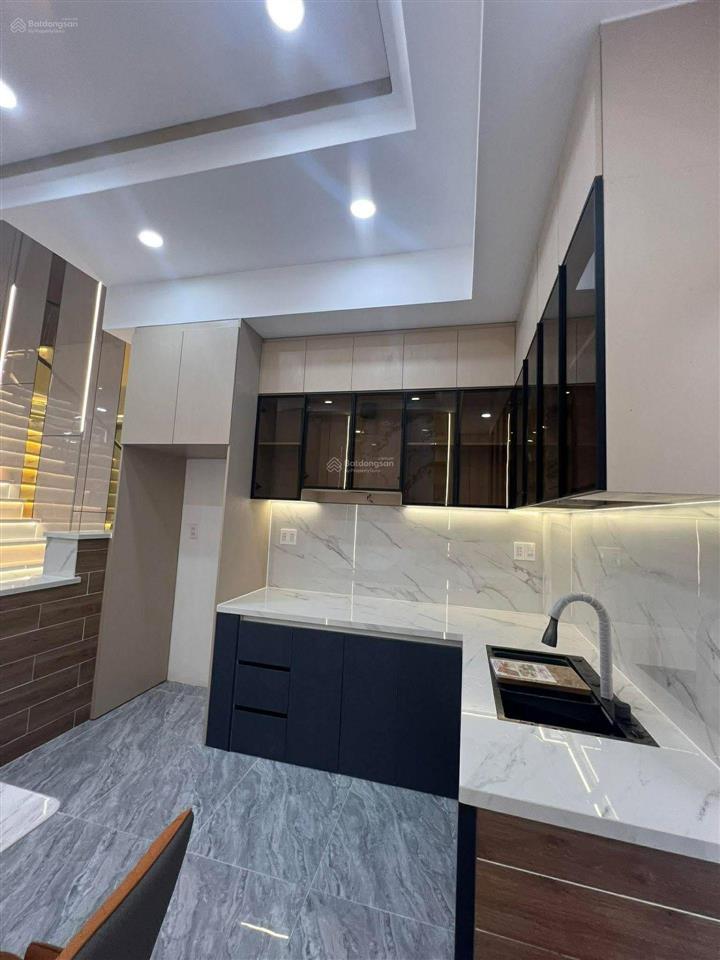 Bán nhà 4 tầng mới 100% hẻm xe hơi 4pn, 5wc 4x13.1m giá 7.65 tỷ