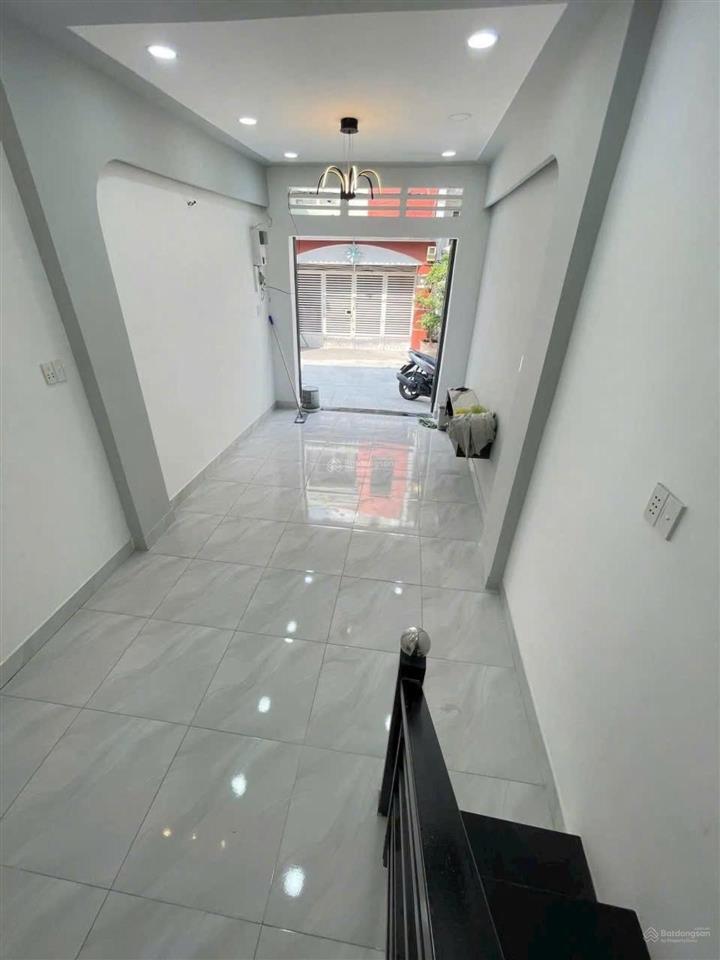 Bán nhà mặt phố 119 tân hương tower, 5,4 tỷ, 50m2, 12m mặt tiền, pháp lý đầy đủ