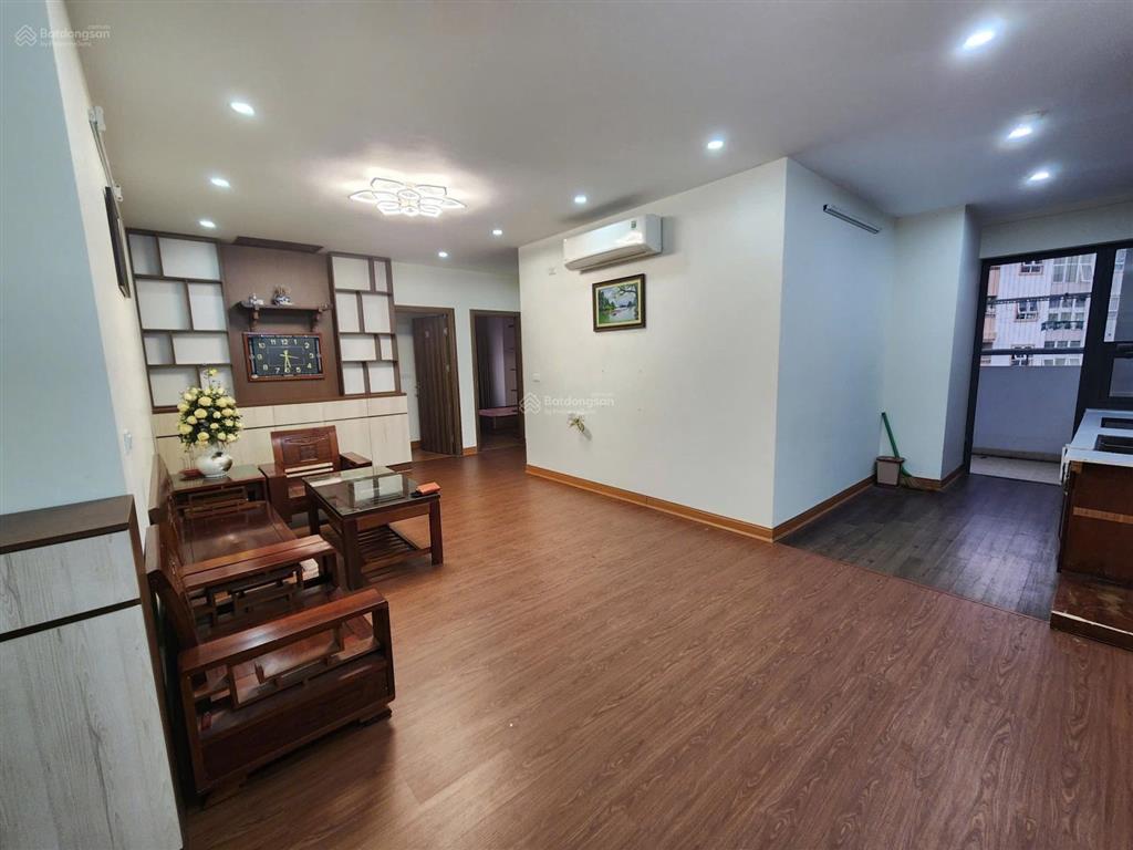 Cho thuê chung cư k35 tân mai, 3 phòng ngủ, 2 vệ sinh. giá 13,5tr vào luôn