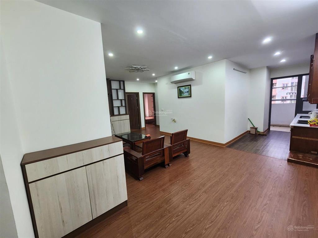 Cho thuê chung cư k35 tân mai, 3 phòng ngủ, 2 vệ sinh. giá 13,5tr vào luôn