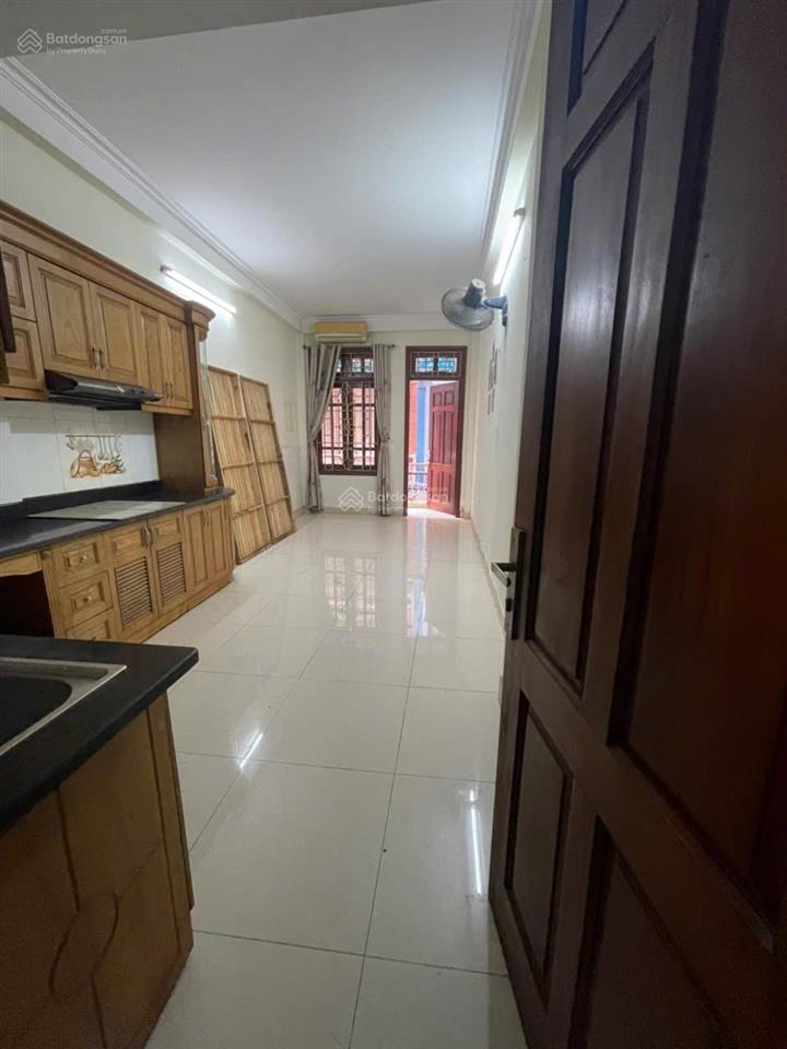 Cho thuê nhà khu tập thể 108 dương văn bé, ô tô đỗ cửa, ngõ rộng 7 mét, giá 9,5tr/tháng