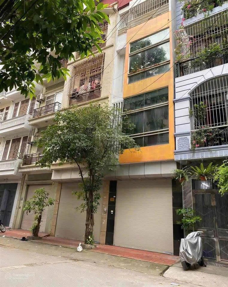 Cho thuê nhà kđt đại kim, ô tô đỗ cửa. giá 18 tr/tháng