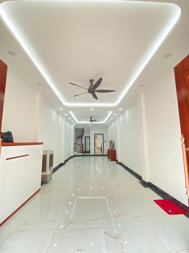Cho thuê nhà mặt phố thịnh liệt, có thang máy, 70m2/sàn, 7 tầng thông sàn. giá 34tr/tháng