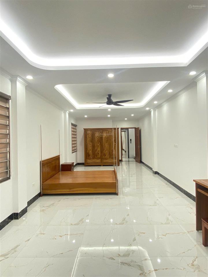 Cho thuê nhà mặt phố thịnh liệt, có thang máy, 70m2/sàn, 7 tầng thông sàn. giá 34tr/tháng
