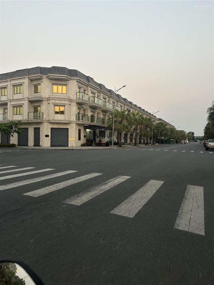 Bán lô đất mặt tiền nguyễn thành long đường 7m5 khu đô thị xanh bàu tràm