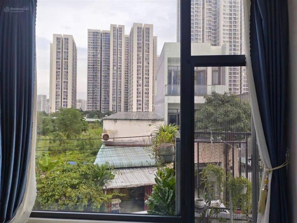 Đối diện vinhomes  nhà siêu đẹp 3 tầng  view vinhomes