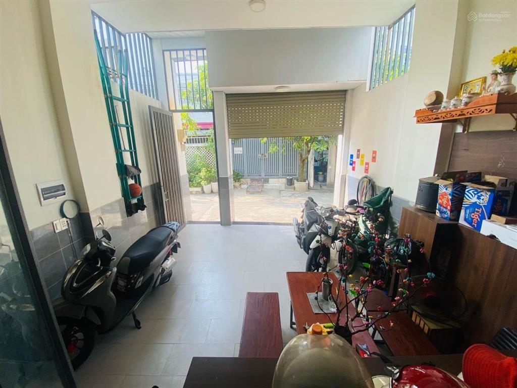 Chỉ 4.65 tỷ | nhà đẹp 2 tầng 54m2  full nội thất gần chợ long trường