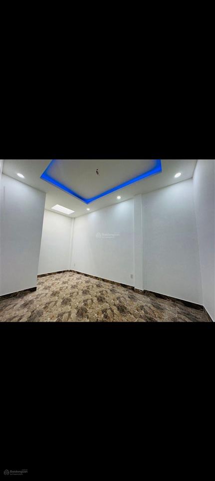 Chưa tới 4 tỷ có ngay nhà 2 tầng gần vinhomes grand park  đường 9m có vỉa hè