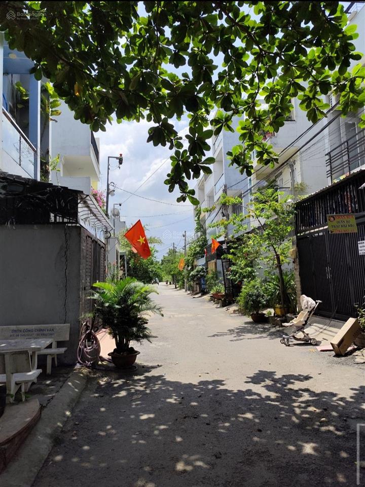 4,3 tỷ sở hữu nhà 111m2 tại phú hữu q9  có phòng ngủ trệt  hxh 6m