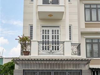 Nhà 3 tầng tân cổ điển sát khu công nghệ cao  ở ngay hoặc khai thác dòng tiền