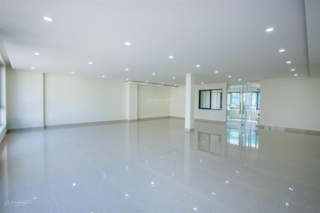 Tòa nhà mặt tiền quốc hương mới xây, đầy đủ thang máy, pccc. thảo điền, quận 2