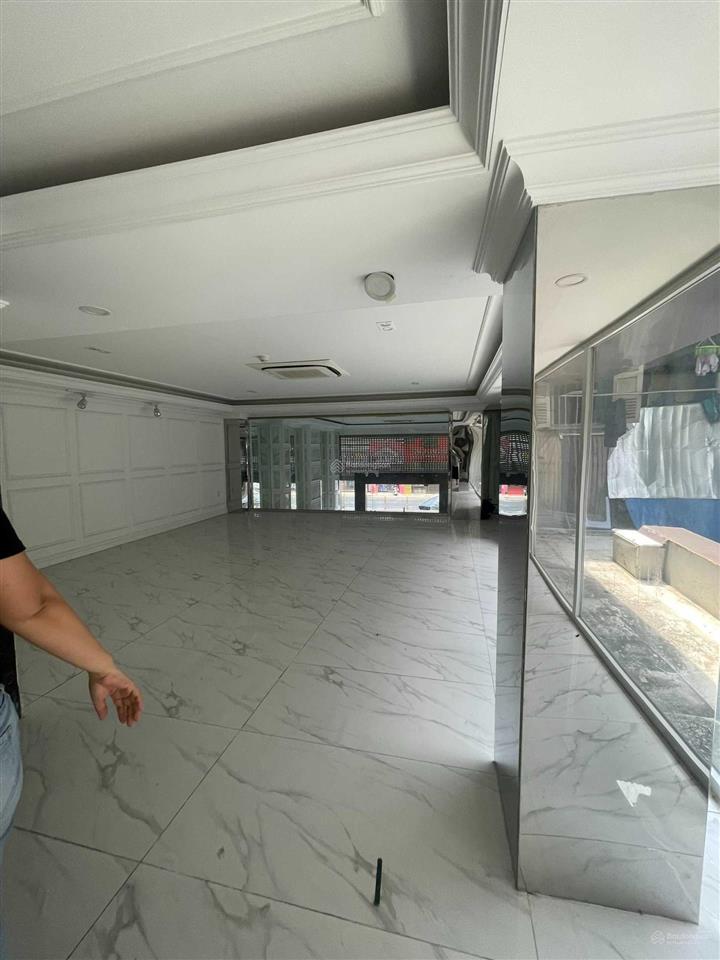 Tòa nhà mới góc nguyễn thị minh khai, quận 3  dt 7x20m, 7 tầng  giá 140 tr/th