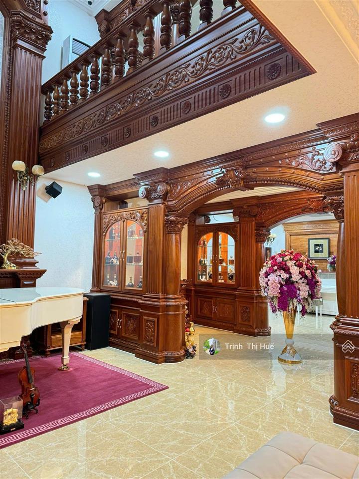 Bán biệt thự sân vườn sát thảo điền, quận 2 dt 12x20m (240m2)  hầm  3 tầng