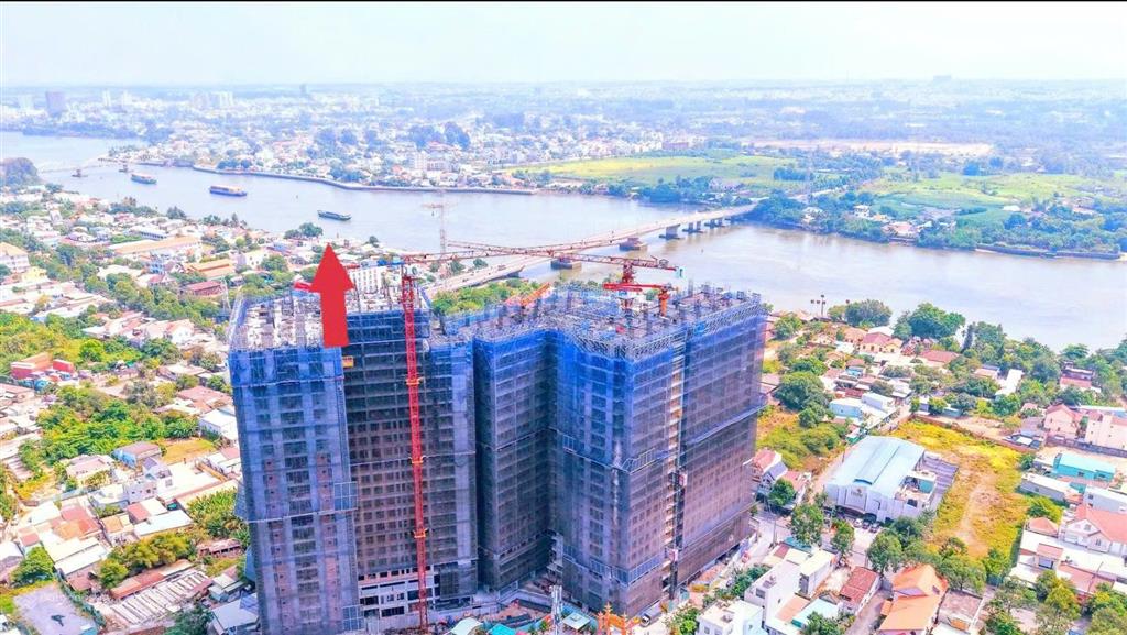 Sang lại căn góc 57m2 view sông tầng cao do hs không vay được bank