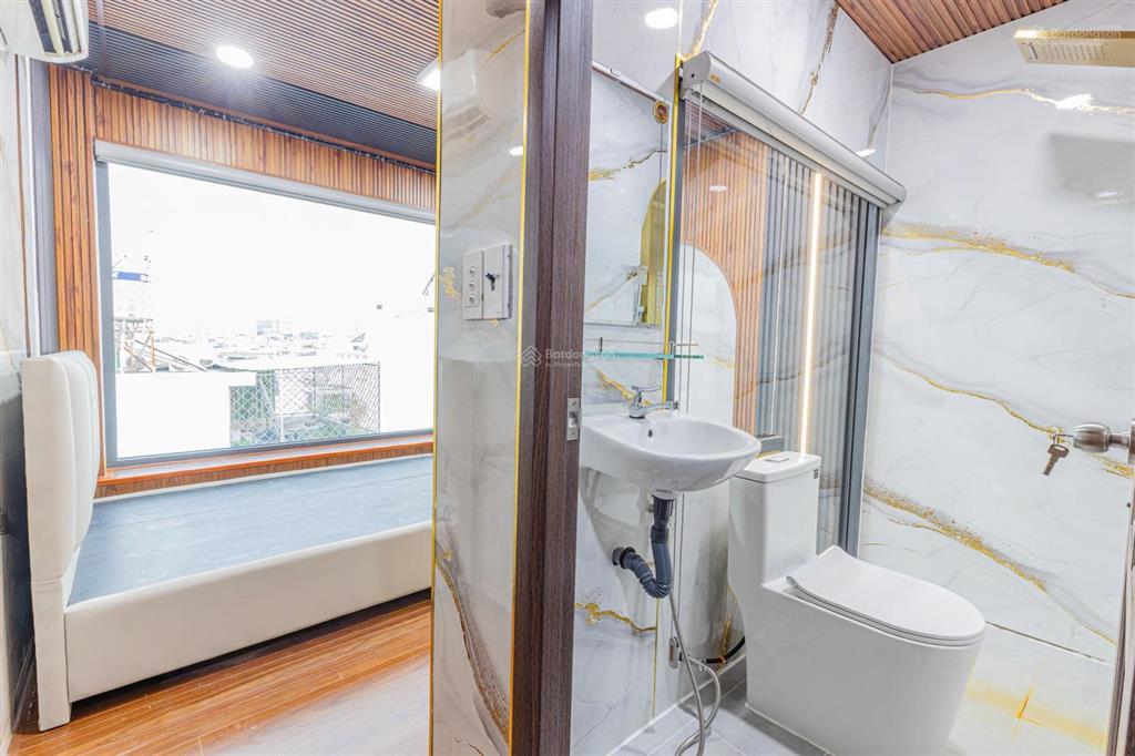 Ngộp ngân hàng giảm 800 triệu chỉ còn 13.5 tỷ chdv 20 phòng, thang máy, dòng tiền 100 tr/tháng