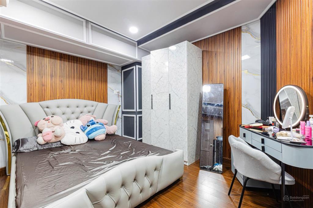 Ngộp ngân hàng giảm 800 triệu chỉ còn 13.5 tỷ chdv 20 phòng, thang máy, dòng tiền 100 tr/tháng
