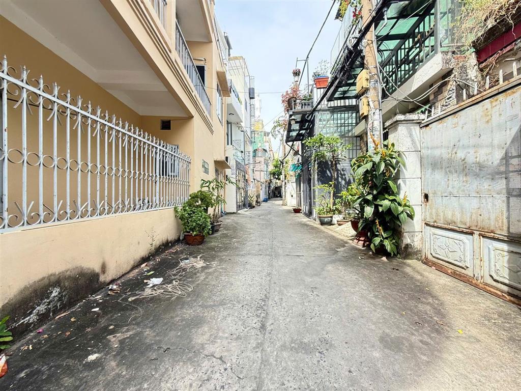 Ngộp bank  bán gấp nhà nguyễn xí 73m² (4 x 18m) chỉ 8.5 tỷ giá quá hiếm bình thạnh