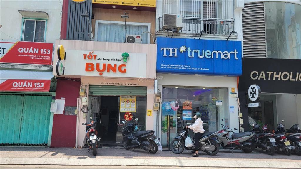 Mặt tiền 5 lầu huỳnh văn bánh phường 12 phú nhuận  đang cho thuê 22 triệu/tháng