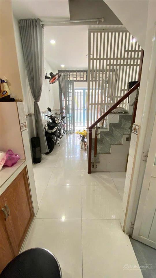 Mặt tiền trần kế xương  p.7  phú nhuận dt 3,5 x 9m (nở hậu 5,3m)  giá 6,3 tỷ