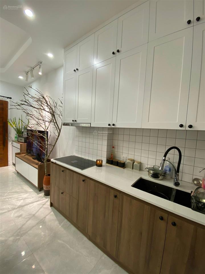 Giảm thêm 300 triệu bán gấp nhà dân xây phố bồ đề long biên hà nội. dt 38m mt 4.3m. giá 8 tỷ 200tr