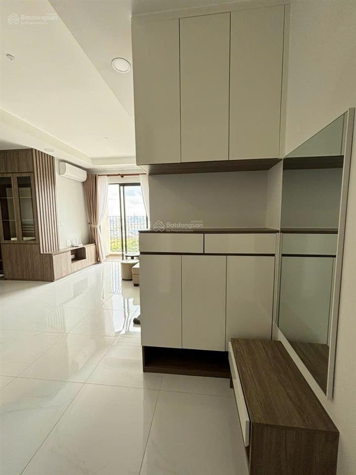 Căn hiếm 2pn cao cấp tầng cao view đẹp the pegasuite quận 8