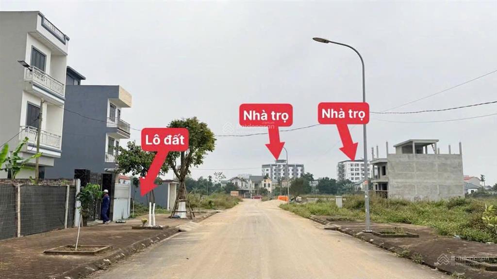 Bán gấp 100m full thổ cư giá 2.2 tỷ gần khu công nghệ cao và ga metro 5