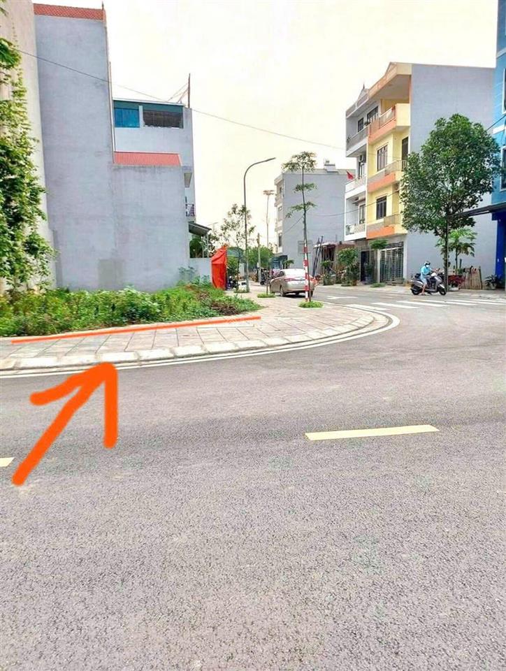 Bán gấp 100m full thổ cư giá 2.2 tỷ gần khu công nghệ cao và ga metro 5