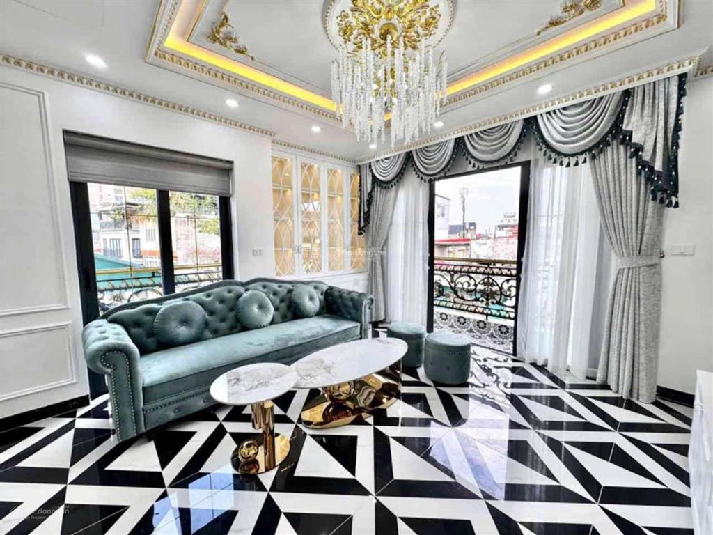 Mặt phố yên lạc  hai bà trưng lô góc  7 tầng thang máy  kinh doanh cực nét  sổ đỏ 51m