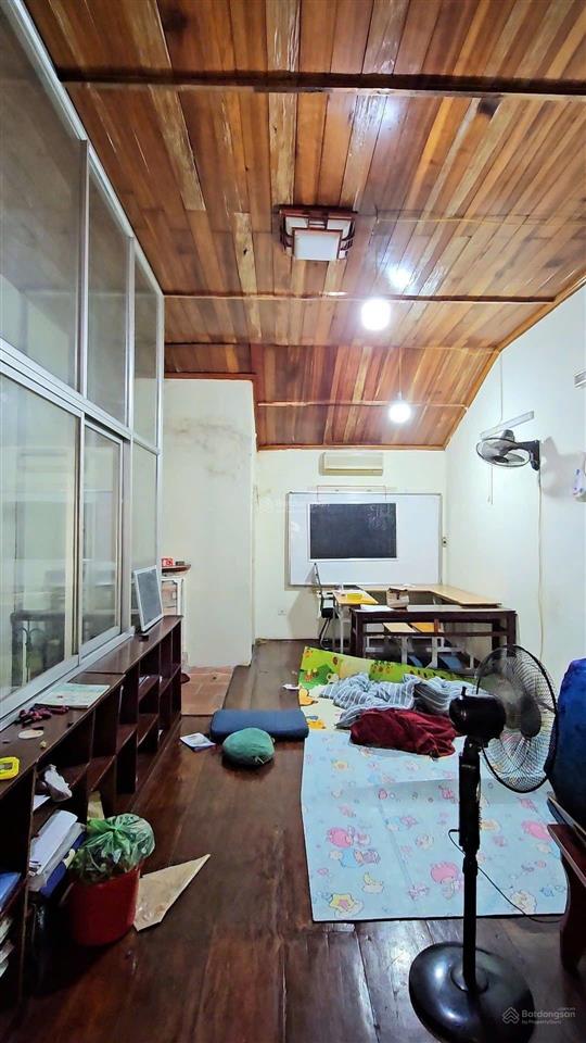 Vị trí cực đẹp nằm trên khu phân lô yên lạc  hai bà trưng
 sổ đỏ vuông vắn 58.8m thiết kế 3 tầng
