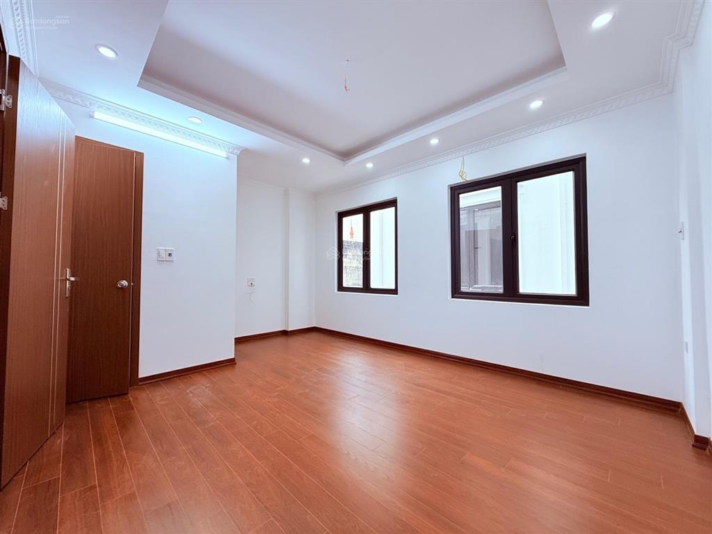 Xuân đỉnh nhà mới tinh tươm  thang máy vi vu  sát ô tô  ô tô tránh cực gân nhà mới ở ngay
