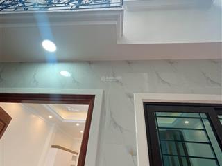 Nhà xây mới đại cát cách 1 nhà ra ô tô . khu vực đông dân cư