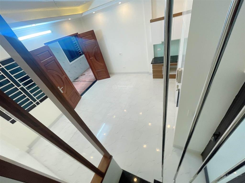Nhà xây mới đại cát cách 1 nhà ra ô tô . khu vực đông dân cư