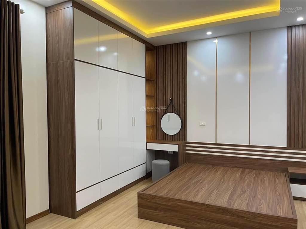 Chính chủ gửi bán nhà đẹp an dương vươngô tô ngủ trong nhà.