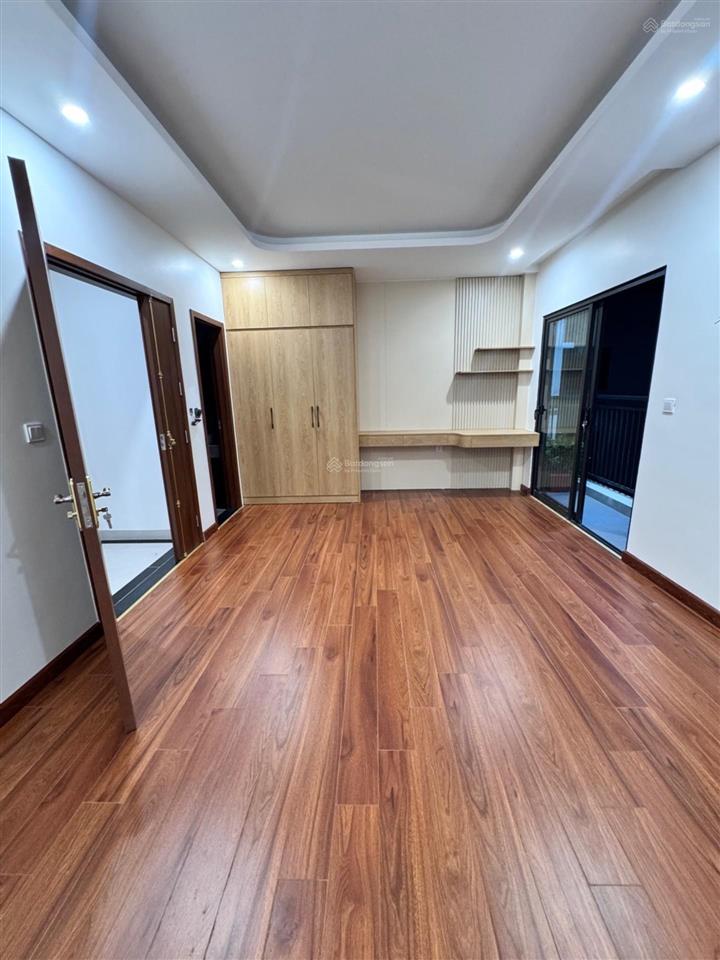 Xuân đỉnh  6 tầng thang máy  otô vào nhà thiết kế tầng 1 phòng  full nội thất