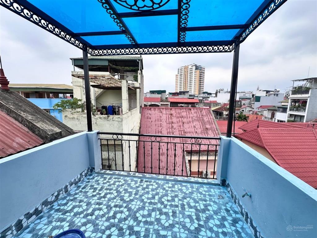 Lạc long quân 6 tầng thang máy  ngõ thông kinh doanh  ô tô 7 chỗ qua nhà.