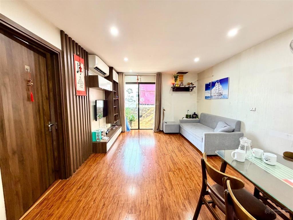 Bán căn hộ 2pn view thoáng đẹp khu tây hồ