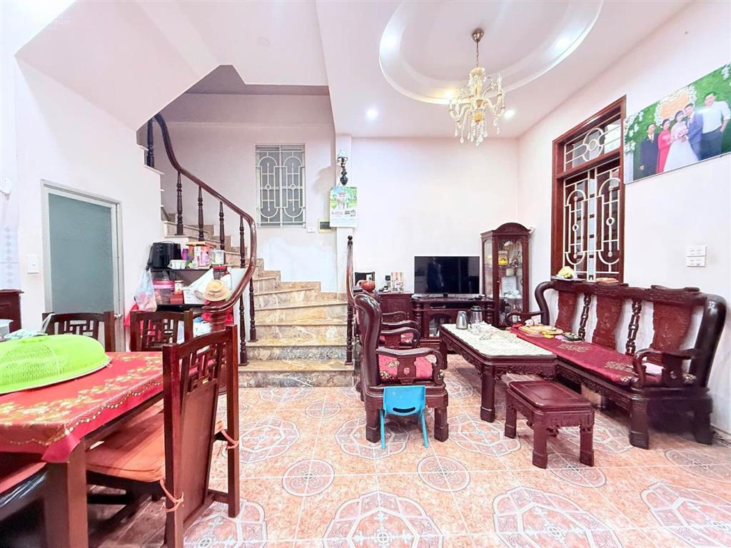Lô góc 2 thoáng ngõ nông gần phố nhà dân xây chắc chắn