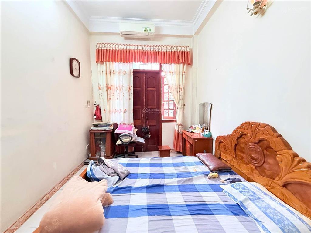 Lô góc 2 thoáng ngõ nông gần phố nhà dân xây chắc chắn