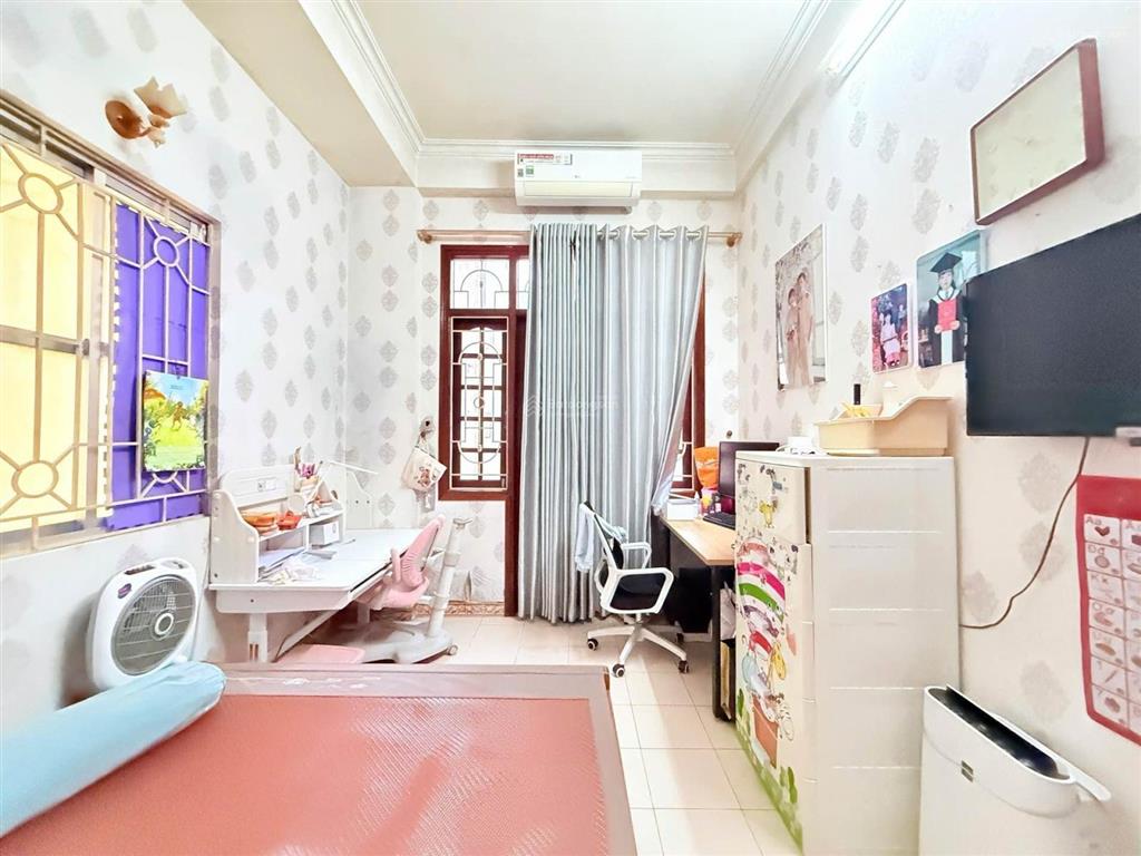 Lô góc 2 thoáng ngõ nông gần phố nhà dân xây chắc chắn
