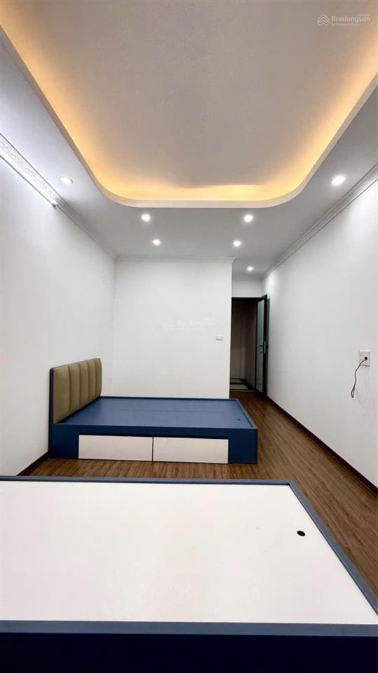 5 phút ra phố  nhà mới ở ngay. nhà sau 1 nhà mặt đường thụy phương, gần lớn nhưng cực kỳ yên tĩnh