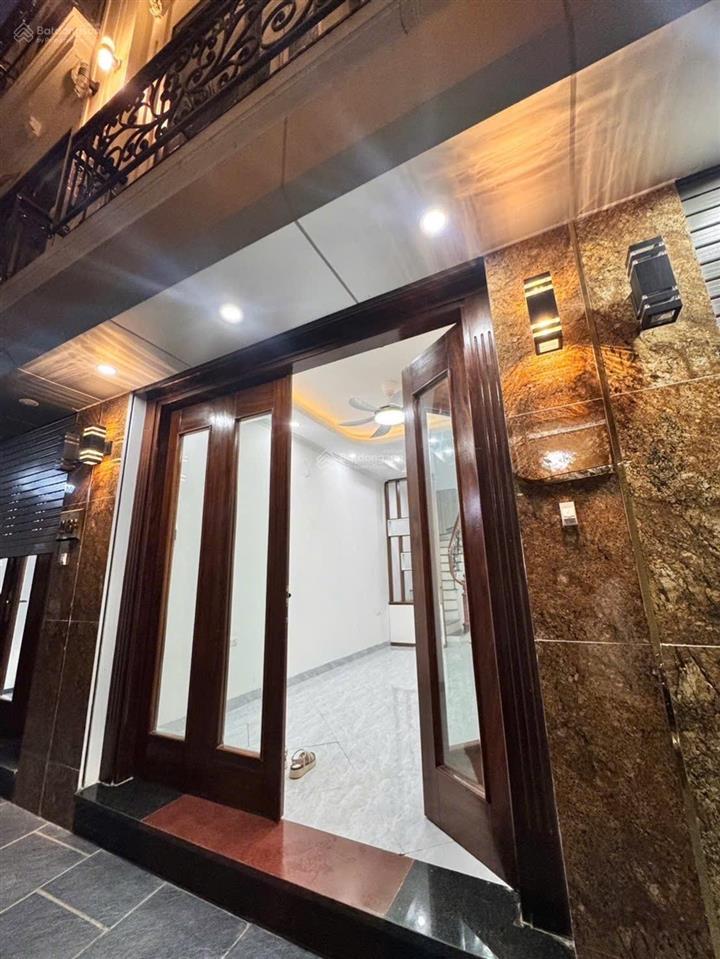 5 phút ra phố  nhà mới ở ngay. nhà sau 1 nhà mặt đường thụy phương, gần lớn nhưng cực kỳ yên tĩnh