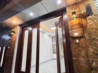 5 phút ra phố  nhà mới ở ngay. nhà sau 1 nhà mặt đường thụy phương, gần lớn nhưng cực kỳ yên tĩnh