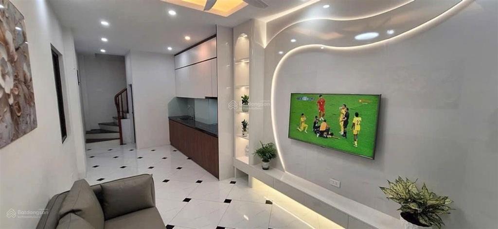 Lô góc 2 thoáng  ngõ rộng 2.5m view nhà văn hóa siêu đẹp xe máy để quanh sân rộng thênh thang