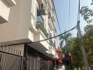 Lô góc 2 thoáng  ngõ rộng 2.5m view nhà văn hóa siêu đẹp xe máy để quanh sân rộng thênh thang