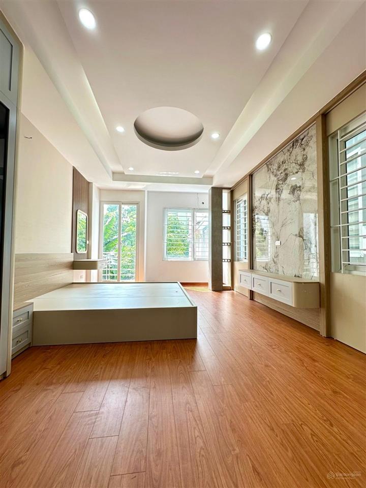 Nhà đẹp full nội thất sẵn ở  lô góc 2 thoáng  gần phố  bạt ngàn tiện ích  sổ vuông đẹp