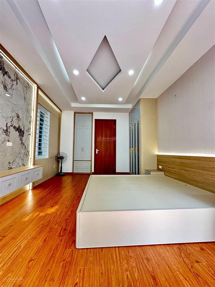 Nhà đẹp full nội thất sẵn ở  lô góc 2 thoáng  gần phố  bạt ngàn tiện ích  sổ vuông đẹp