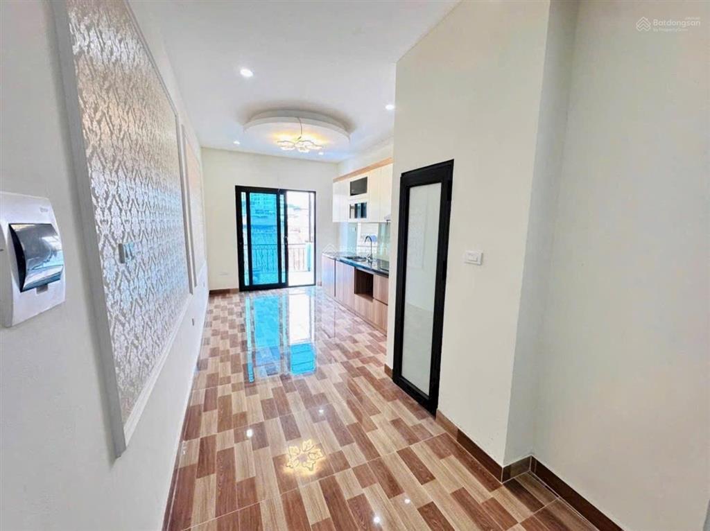 Lạc long quân 6 tầng thang máy  ngõ thông kinh doanh  ô tô 7 chỗ qua nhà